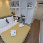 Guest house Gallery With Parking 3*