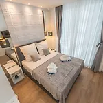 Gallery With Parking 3*