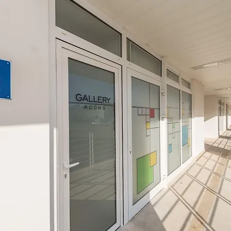 Pensjonat Gallery With Parking