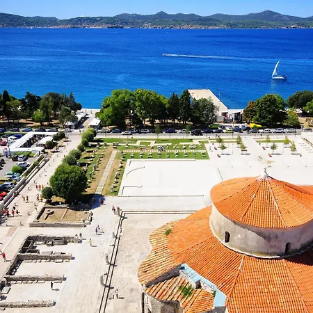 Pensjonat Gallery With Parking Zadar