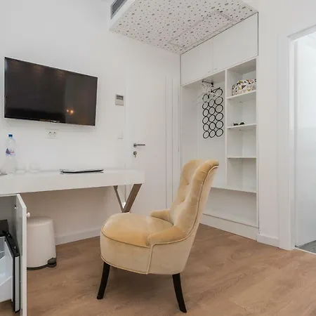 Gallery With Parking Zadar