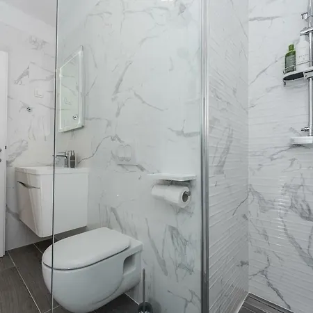 Gallery With Parking Pensjonat Zadar