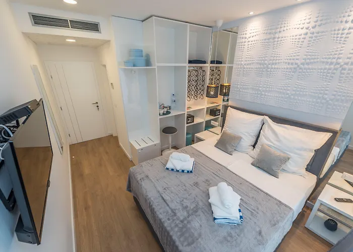 Guest house Gallery With Parking 3*