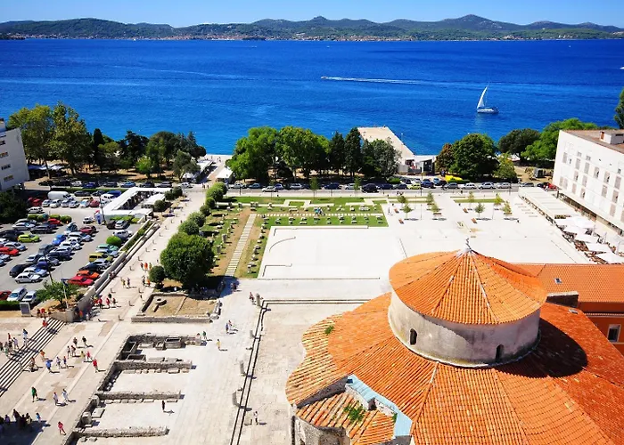 Guest house Gallery With Parking Zadar