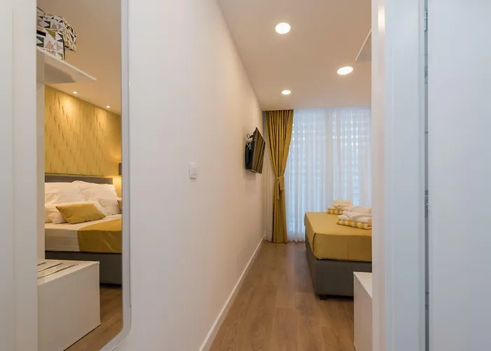 Guest house Gallery With Parking 3*