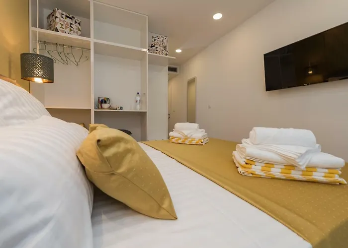 Gallery With Parking Guest house Zadar