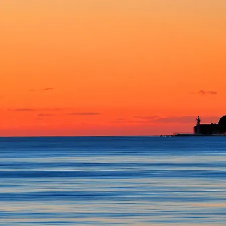 Gallery With Parking 3* 扎达尔