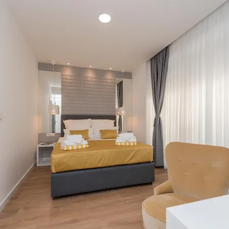 招待所 Gallery With Parking