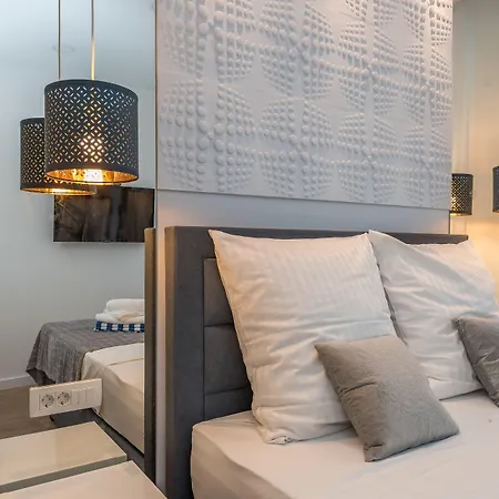 Gallery With Parking Задар