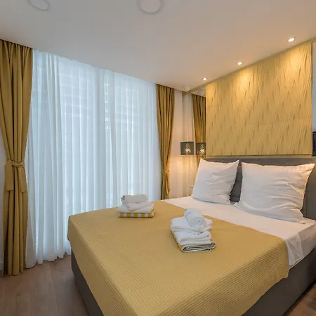 Pensión Gallery With Parking 3*