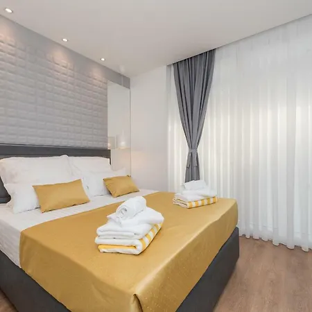 招待所 Gallery With Parking 3*