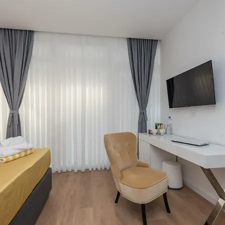 Gallery With Parking