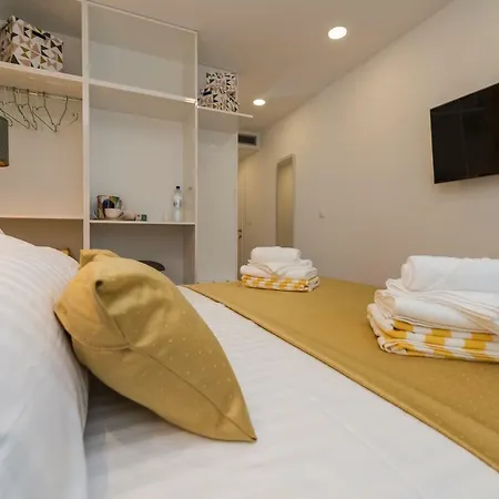 Gallery With Parking Pensión Zadar