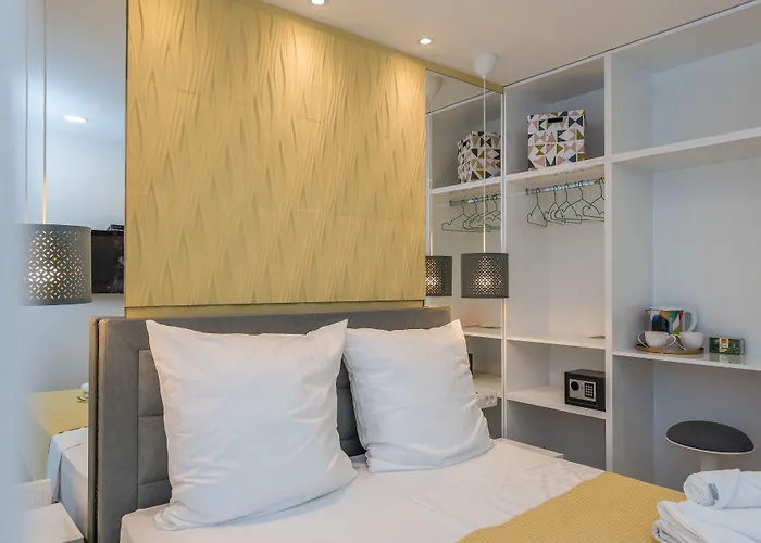 Gallery With Parking 3* Задар