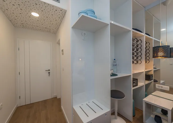 Gallery With Parking Задар