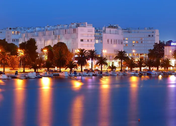 Gallery With Parking Гостевой дом Задар