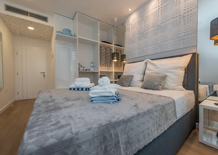 Gallery With Parking