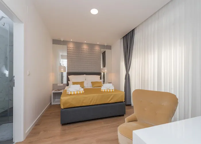 Гостевой дом Gallery With Parking