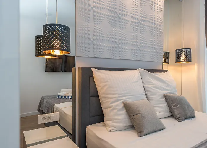 Gallery With Parking Задар