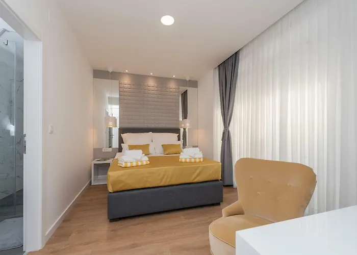 Гостевой дом Gallery With Parking Задар