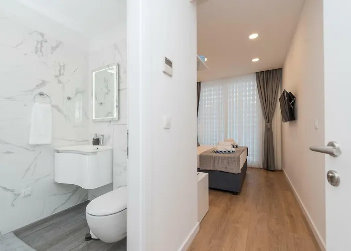 Гостевой дом Gallery With Parking Задар